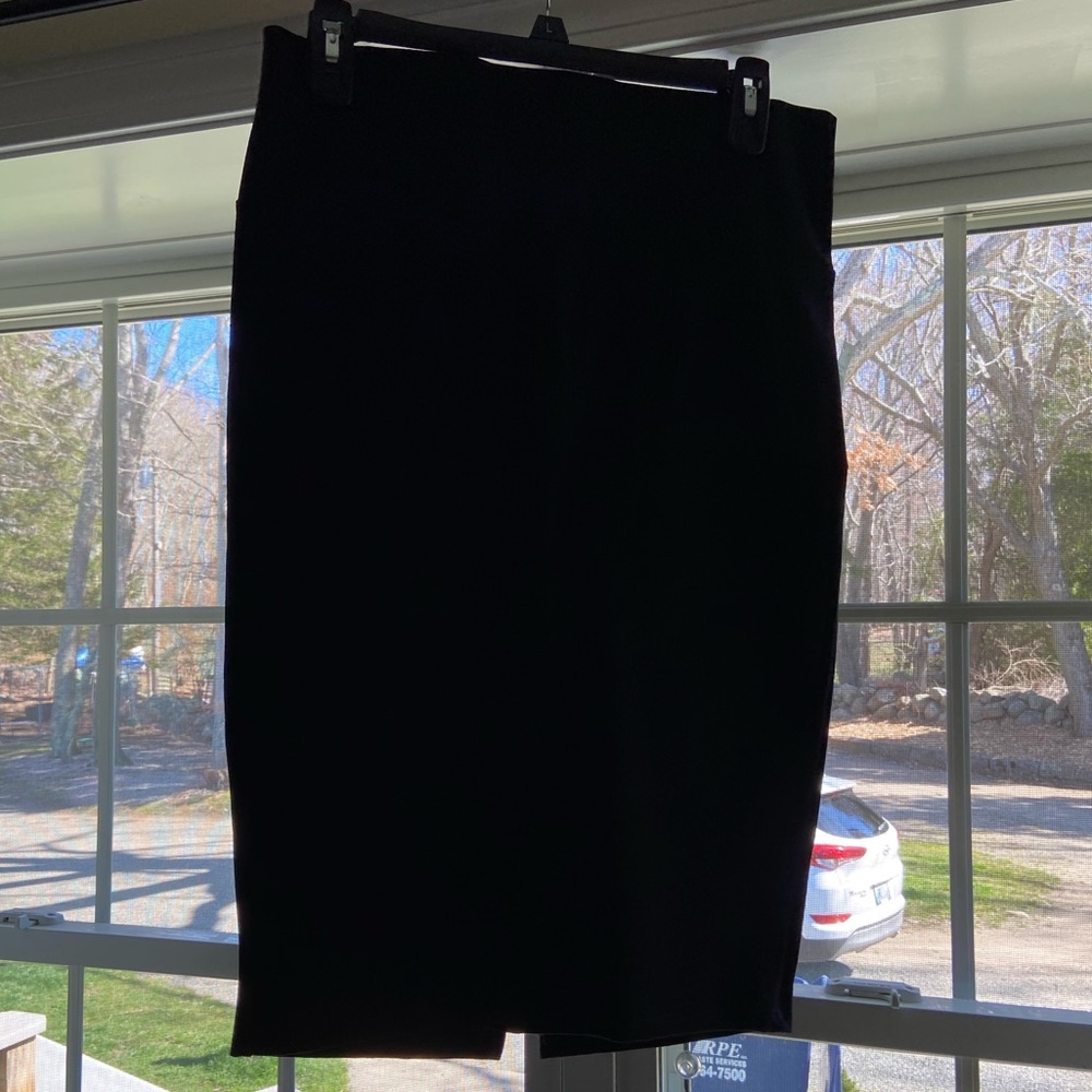 Stretch pencil skirt